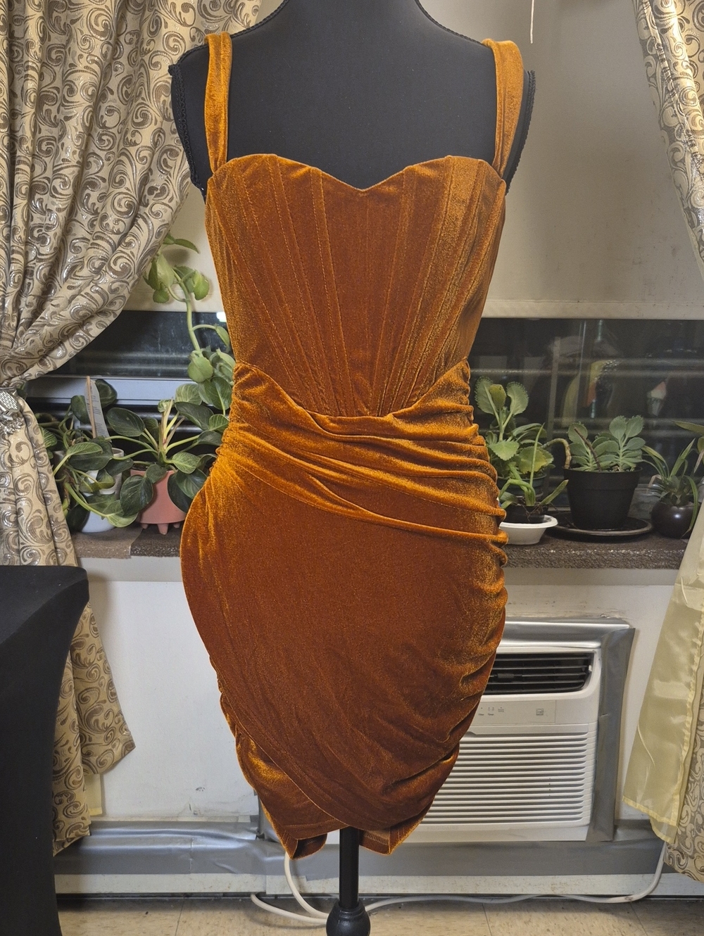 Velvet Sweetheart Ruched Bodycon Dress - Rust